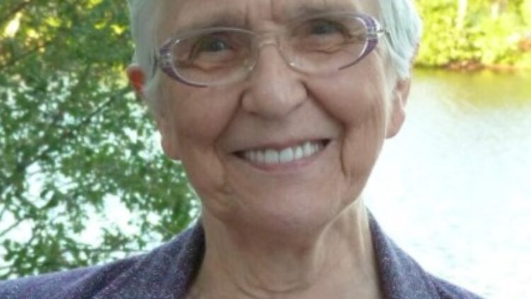 Mme Antoinette Perron Moisan