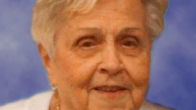 Mme Yvette Hamel Dicaire