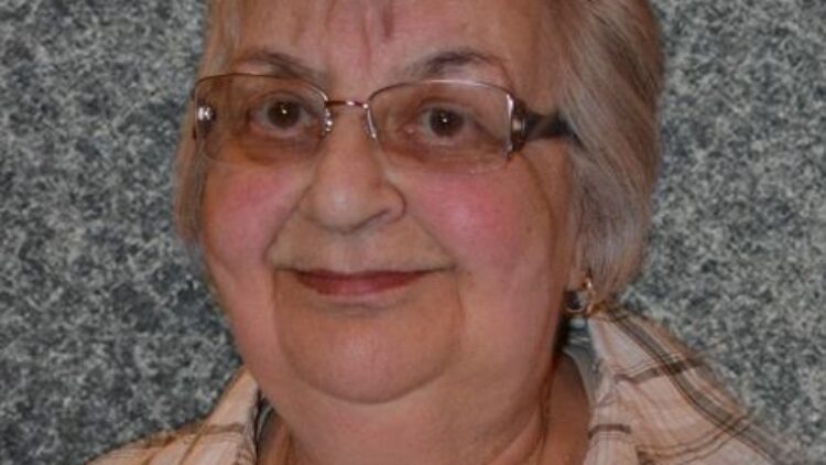 Mme Martina « Tina » McLachlan