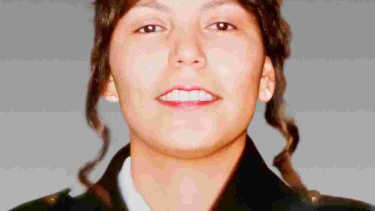 Mme Caroline Boucher