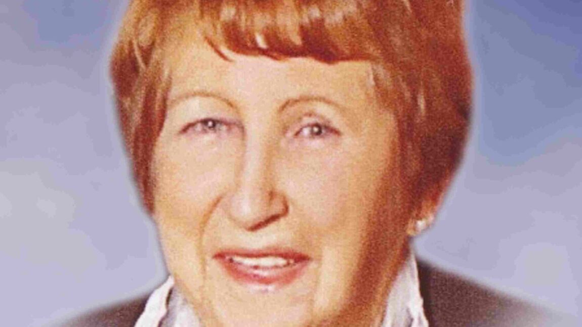 Mme Jeannine Larocque Greffard