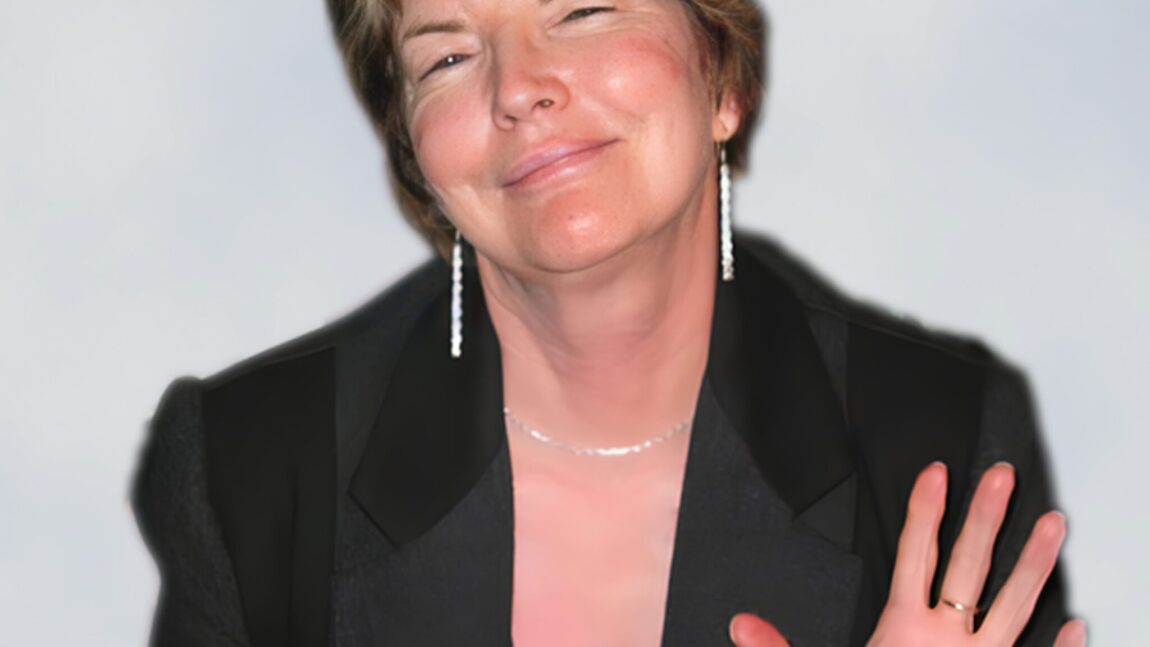 Mme Francine Legault