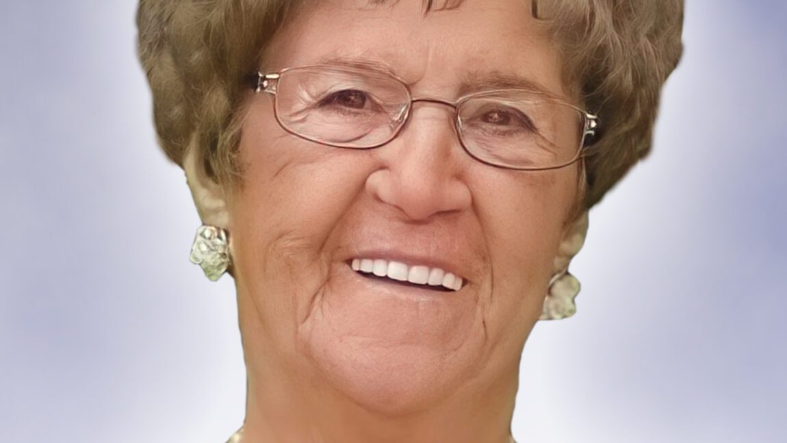 Mme Antoinette Slater Pronovost