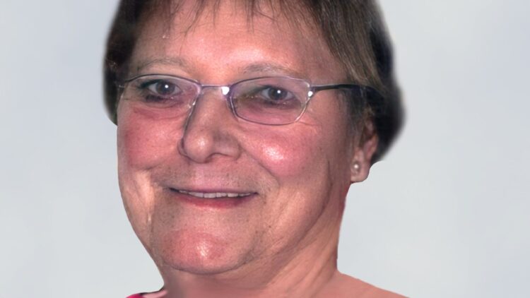 Mme Jacqueline Ouellette Gravel