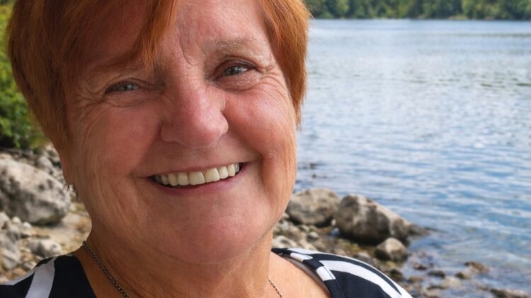 Mme Monique Labrèche