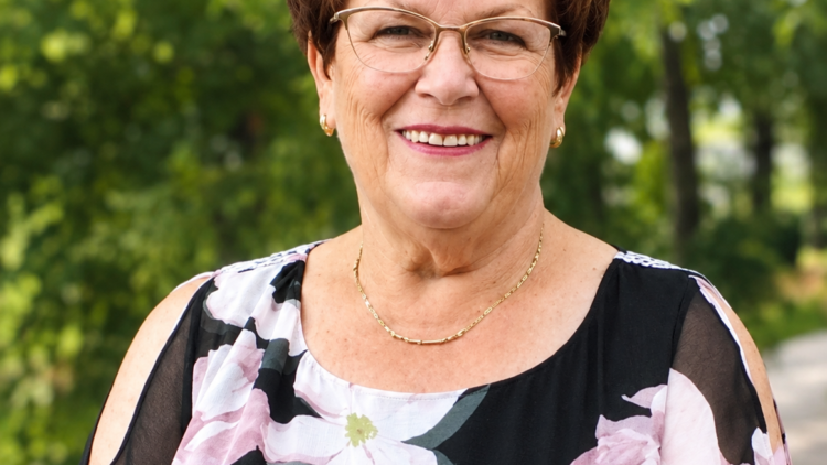 Mme Renée Labrecque